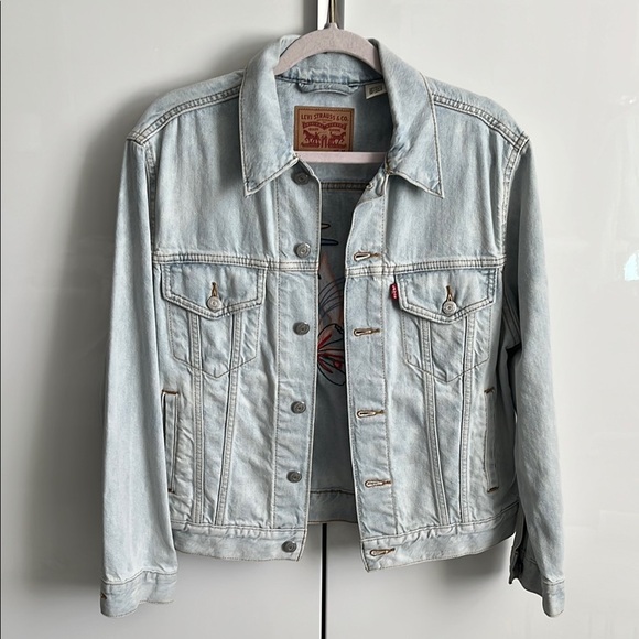 LEVI’S NWOT Light Blue Embroidered Denim Jacket, Size M - Picture 3 of 14